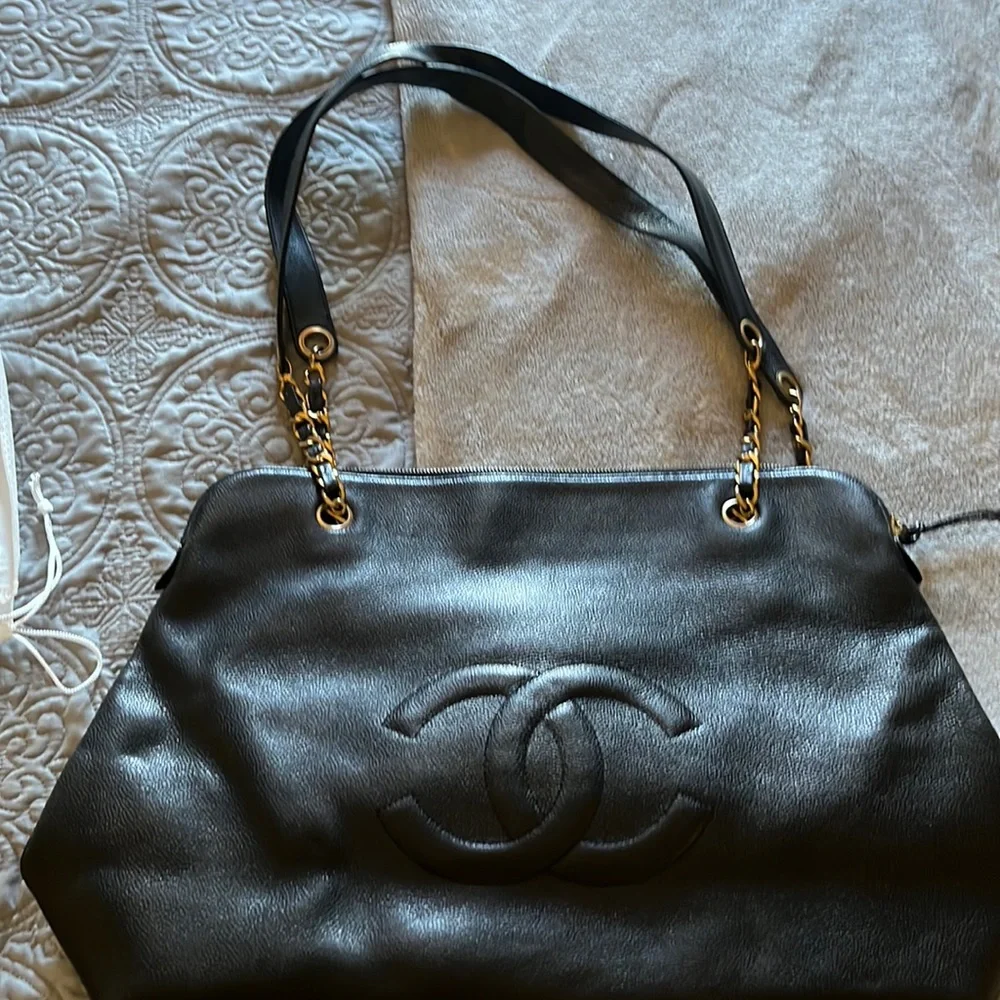 💄Chanel EUC 90s Vintage Chanel code intact but starting to flake but can see it - Picture 2 of 12